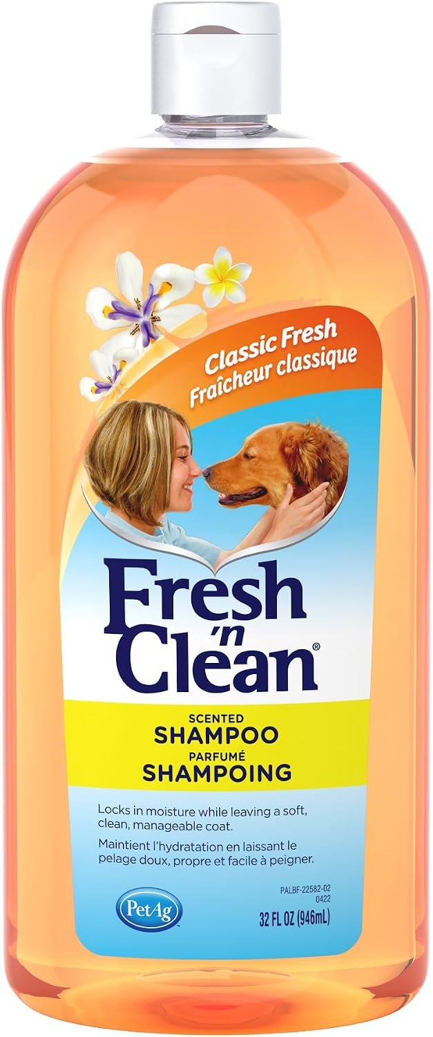 PetAg Fresh ’n Clean Scented Shampoo, Classic Fresh Scent – 32 oz – Moisturizes with Vitamin E & Aloe Vera – Strengthens & Repairs Coats – Soap Free