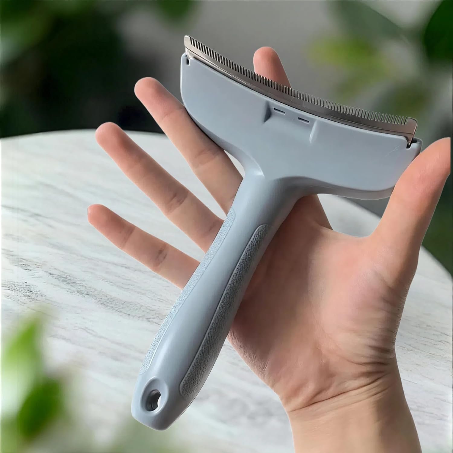 Blue Small Dog Shedding Brush – Tight V-shaped Teeth Deshedding Comb with Curve Blade, Pet Deshedding Tool for Cats and Dogs