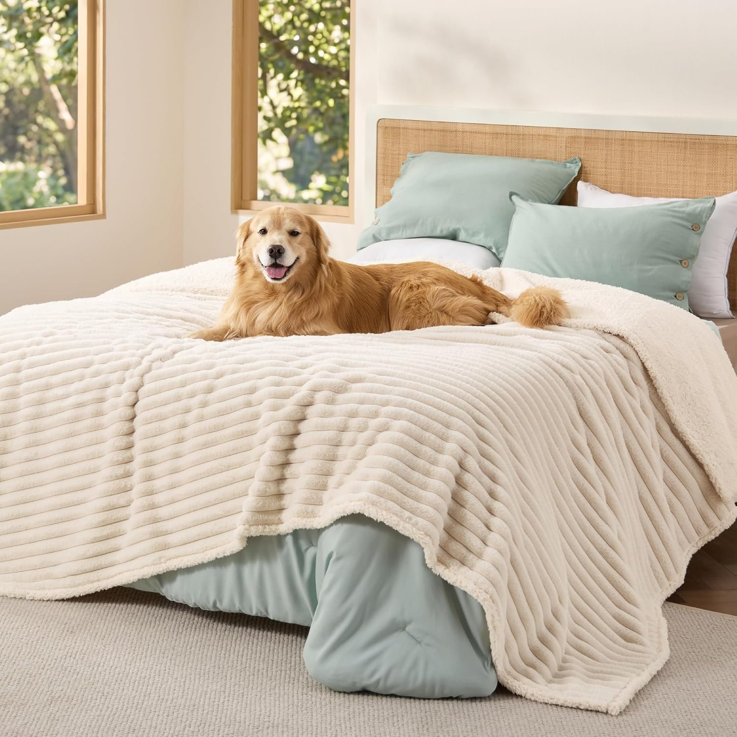 Bedsure ComfyFleece™ Waterproof Blanket for Bed, King（86″x108″） Cream