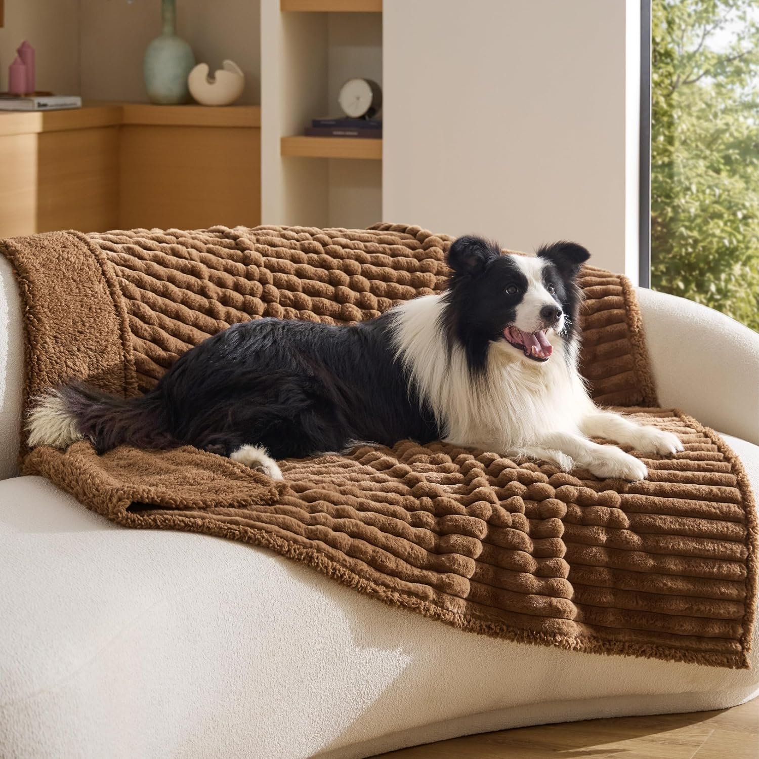 Bedsure ComfyFleece™ Waterproof Dog Blankets for Large Dogs,50×60